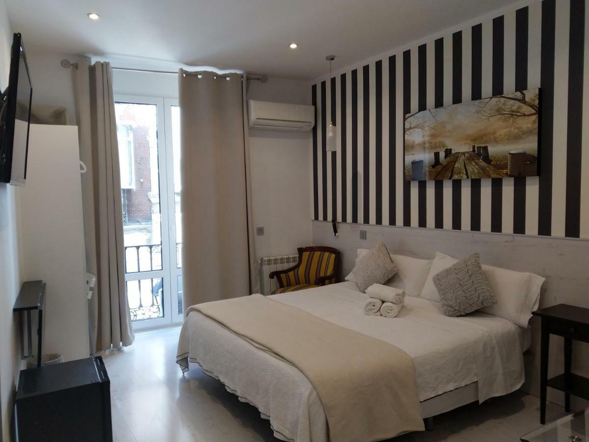 Hostal Mendoza Madrid Eksteriør bilde